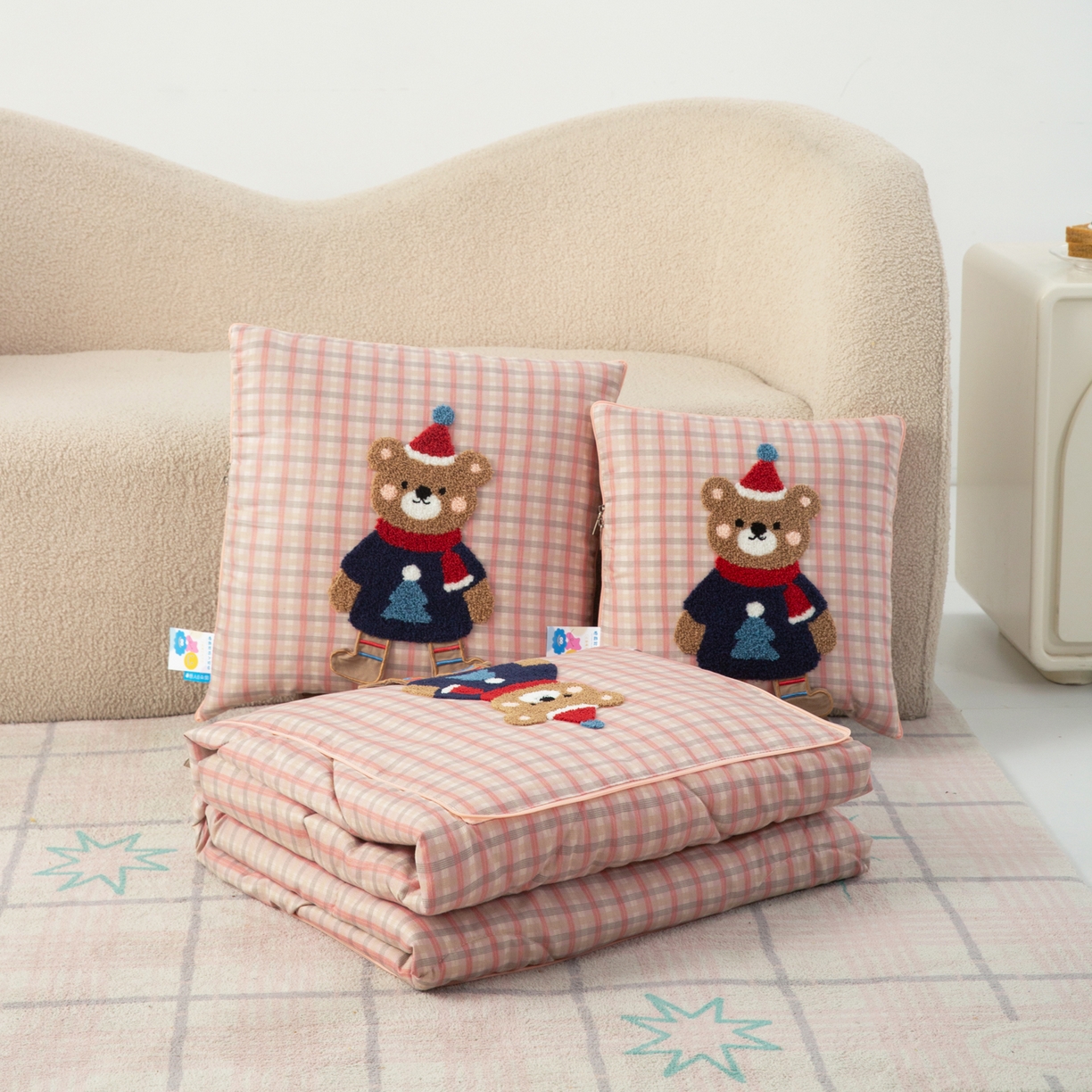 91家纺网 家纺一手货源 找家纺 （总）雷娜家居 2026新款升级款帽子熊抱枕被