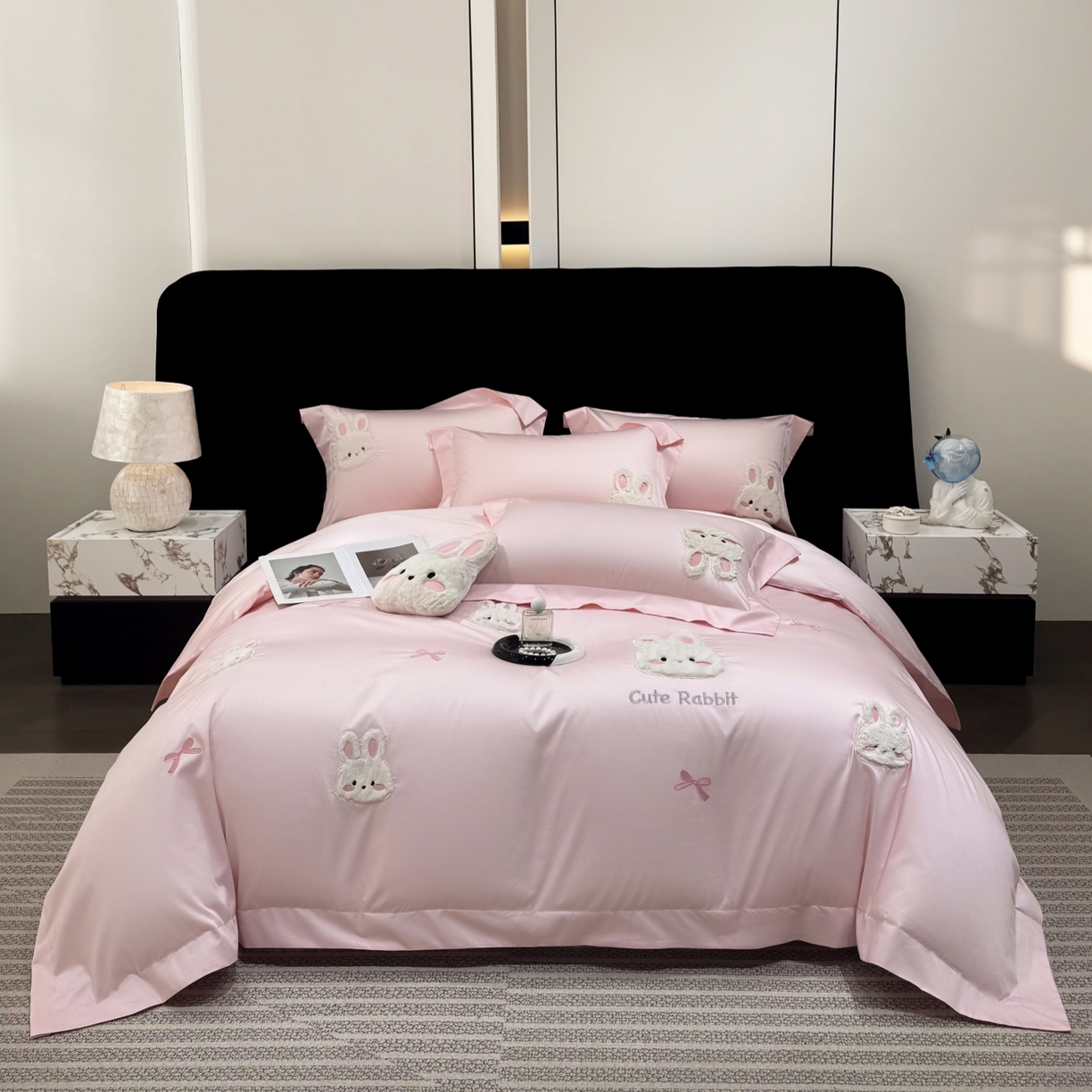 91家纺网 家纺一手货源 找家纺 星蕴家纺 2026新款卡通长绒棉纯棉绣花四件套-甜心小兔 甜心小兔-温柔粉