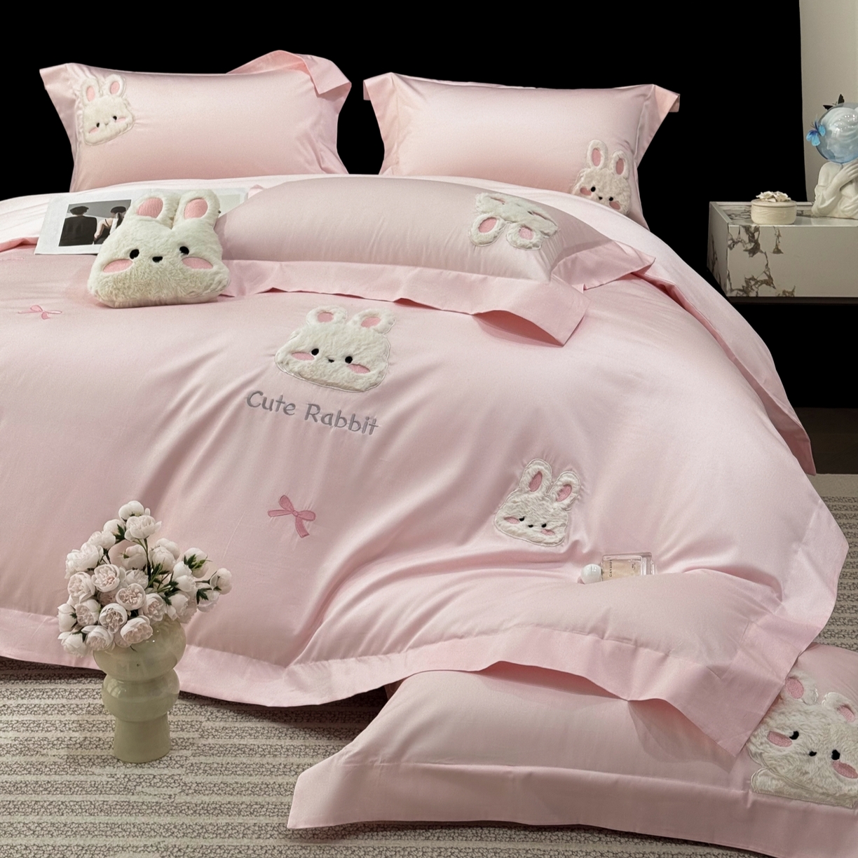 91家纺网 家纺一手货源 找家纺 星蕴家纺 2026新款卡通长绒棉纯棉绣花四件套-甜心小兔 甜心小兔-温柔粉