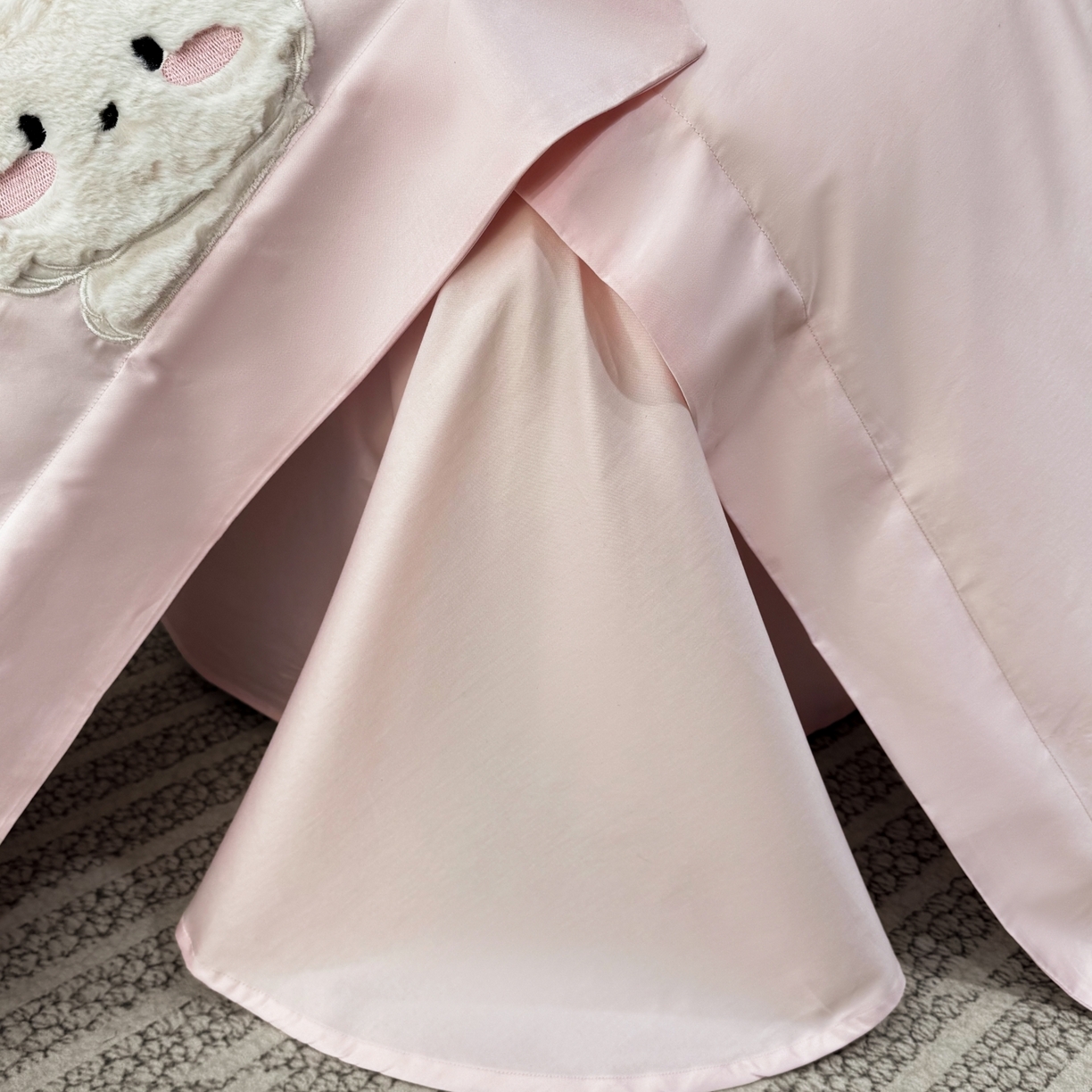 91家纺网 家纺一手货源 找家纺 星蕴家纺 2026新款卡通长绒棉纯棉绣花四件套-甜心小兔 甜心小兔-温柔粉