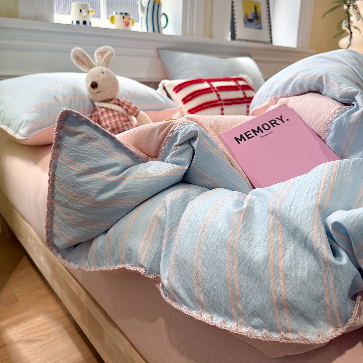 91家纺网 家纺一手货源 找家纺 水墨江南 2026新款条格系列贝壳边三角针四件套 海盐玉