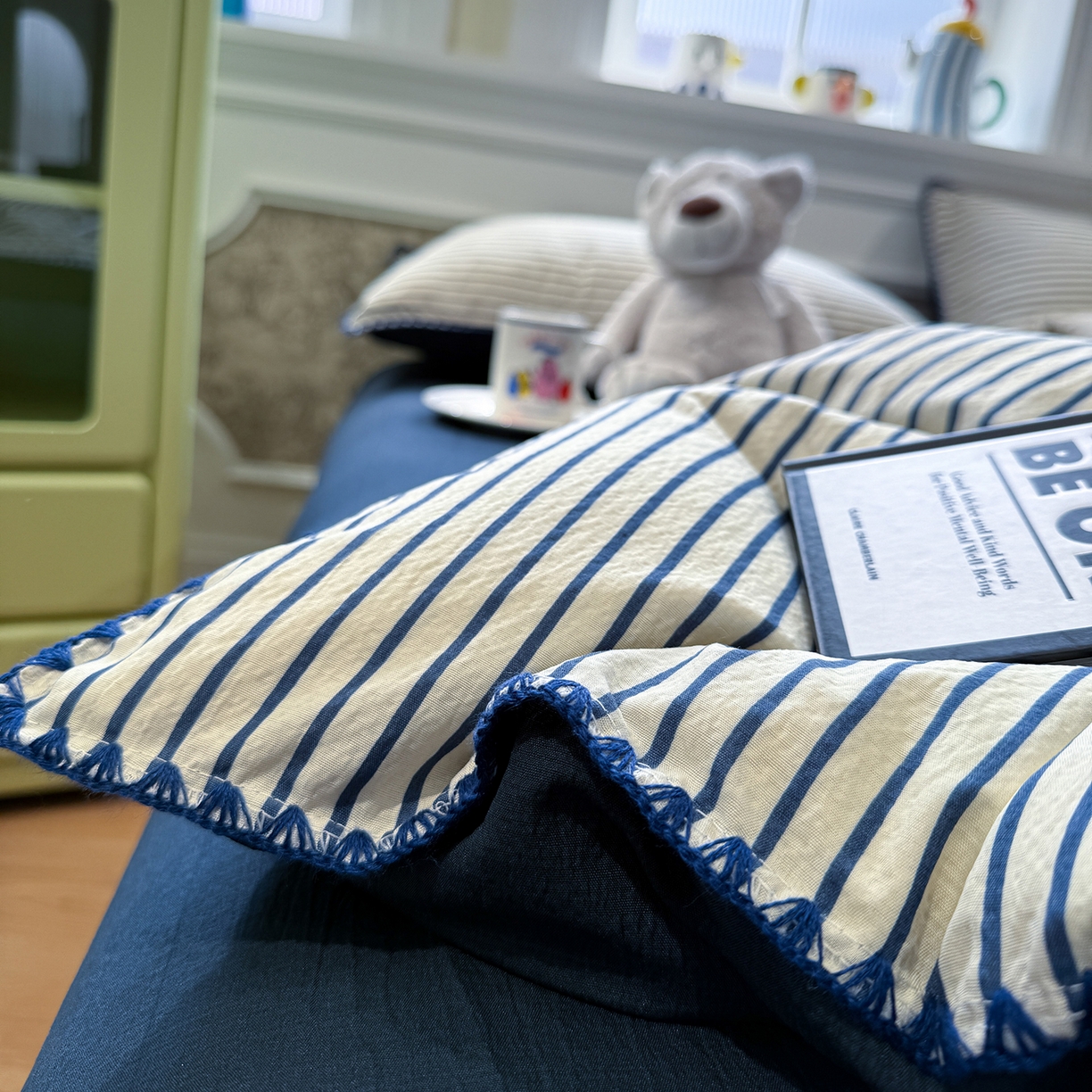 91家纺网 家纺一手货源 找家纺 水墨江南 2026新款条格系列贝壳边三角针四件套 海岸蓝