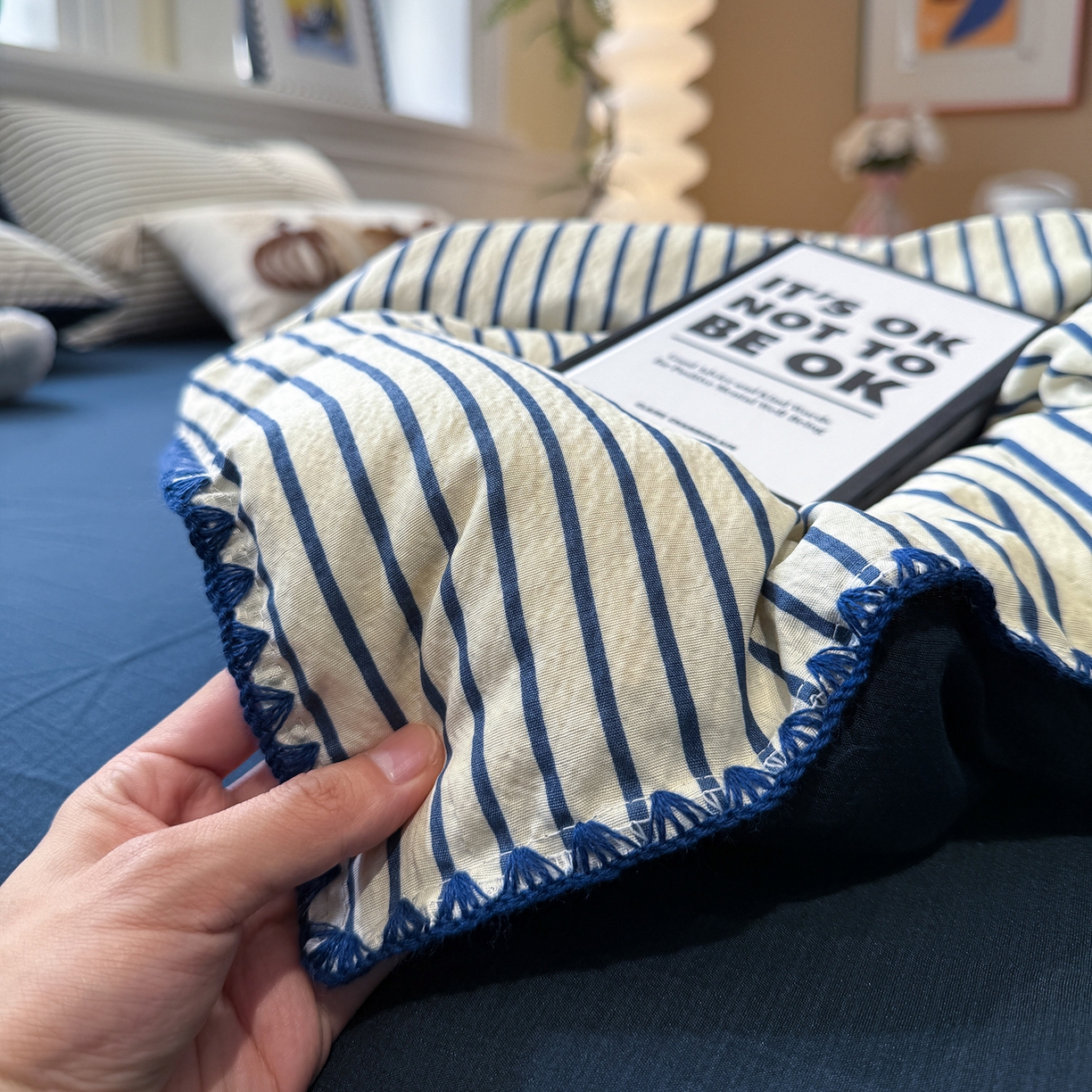 91家纺网 家纺一手货源 找家纺 水墨江南 2026新款条格系列贝壳边三角针四件套 海岸蓝