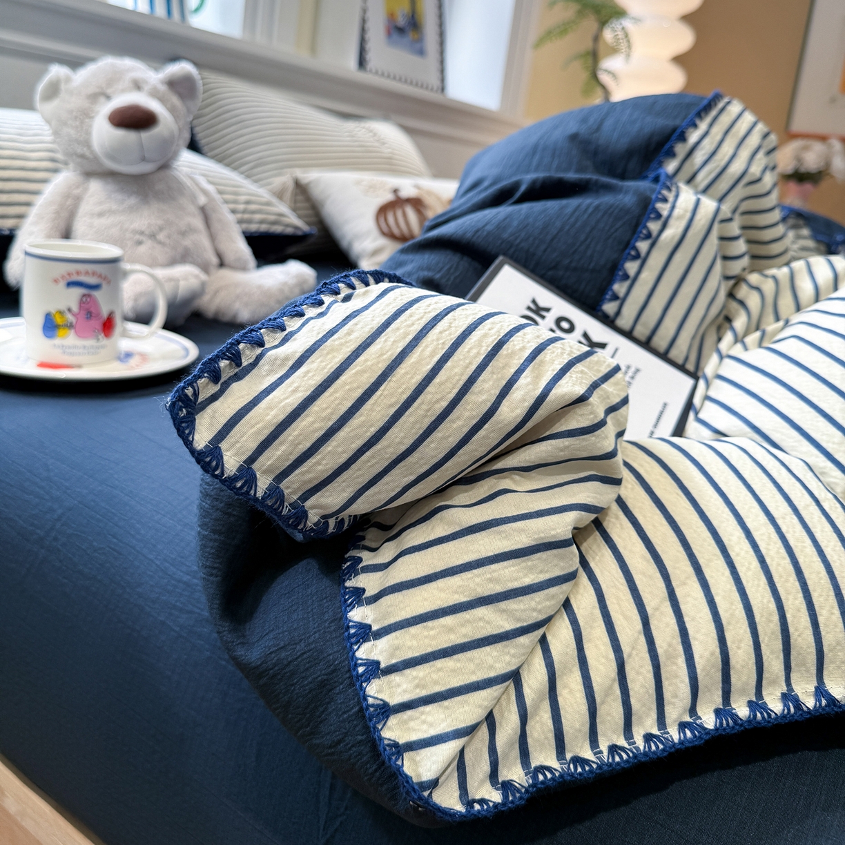 91家纺网 家纺一手货源 找家纺 水墨江南 2026新款条格系列贝壳边三角针四件套 海岸蓝