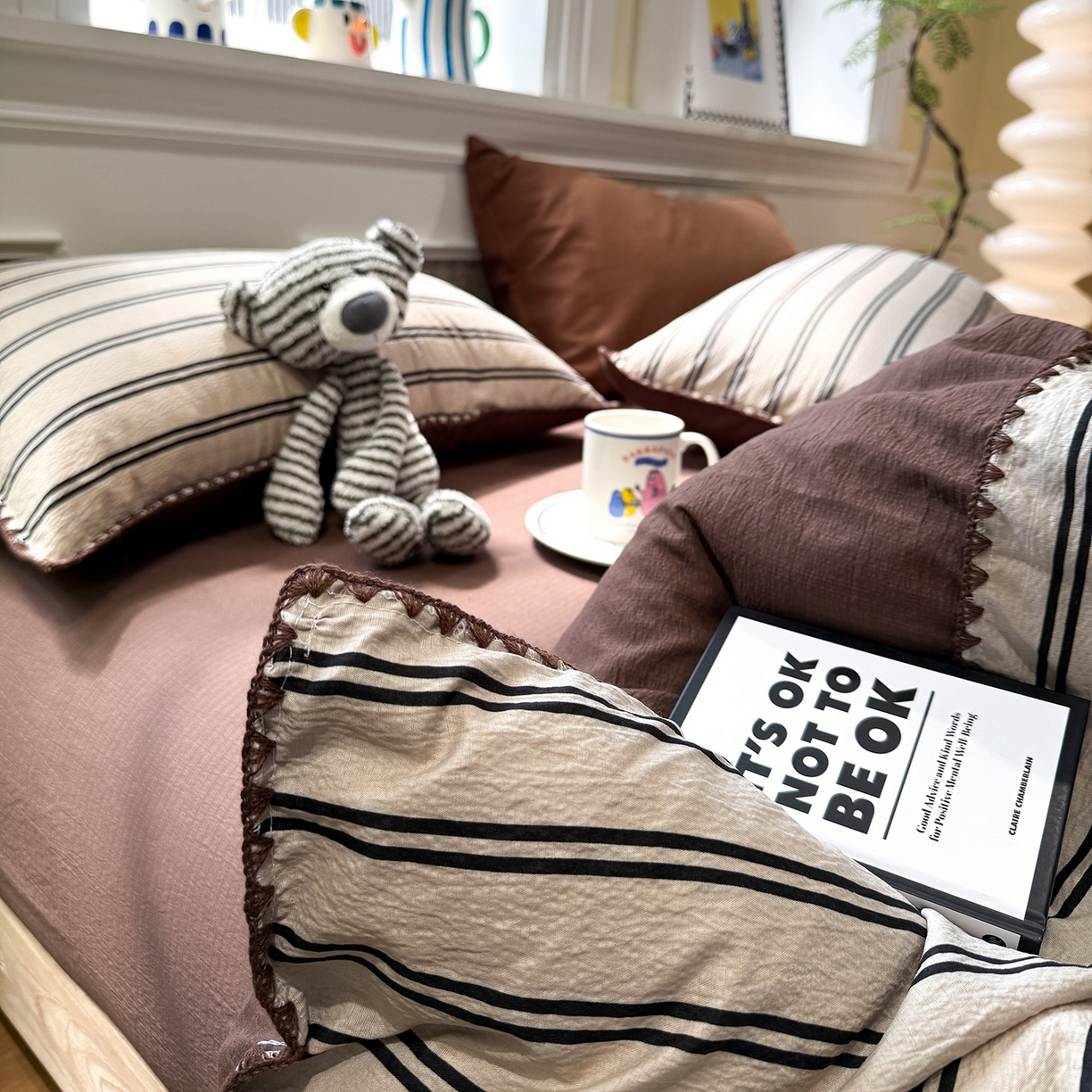 91家纺网 家纺一手货源 找家纺 水墨江南 2026新款条格系列贝壳边三角针四件套 简序咖