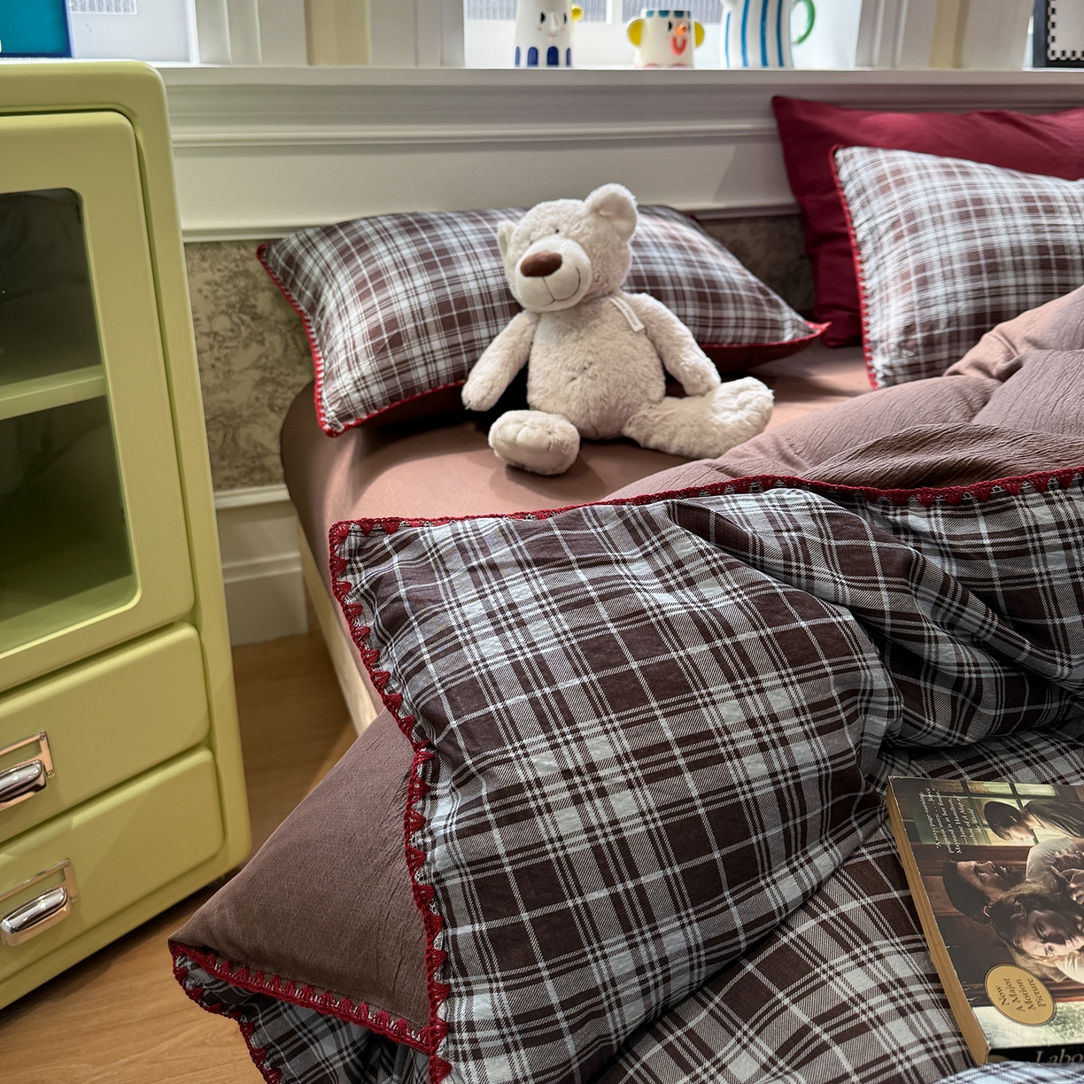 91家纺网 家纺一手货源 找家纺 水墨江南 2026新款条格系列贝壳边三角针四件套 布朗尼咖