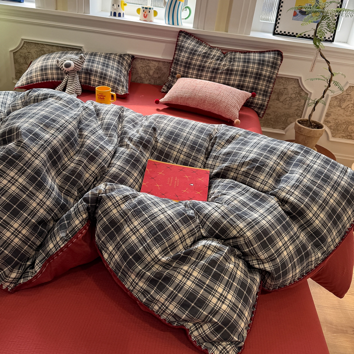 91家纺网 家纺一手货源 找家纺 水墨江南 2026新款条格系列贝壳边三角针四件套 布朗尼红