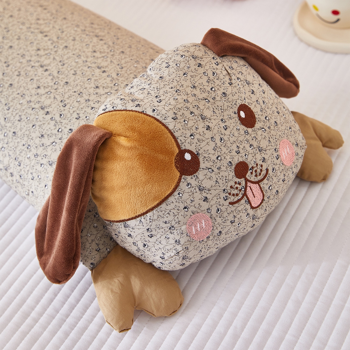 91家纺网 家纺一手货源 找家纺 梦叶草 2026新款全棉萌趣趴睡狗荞麦枕枕头枕芯 趴睡狗-灰色