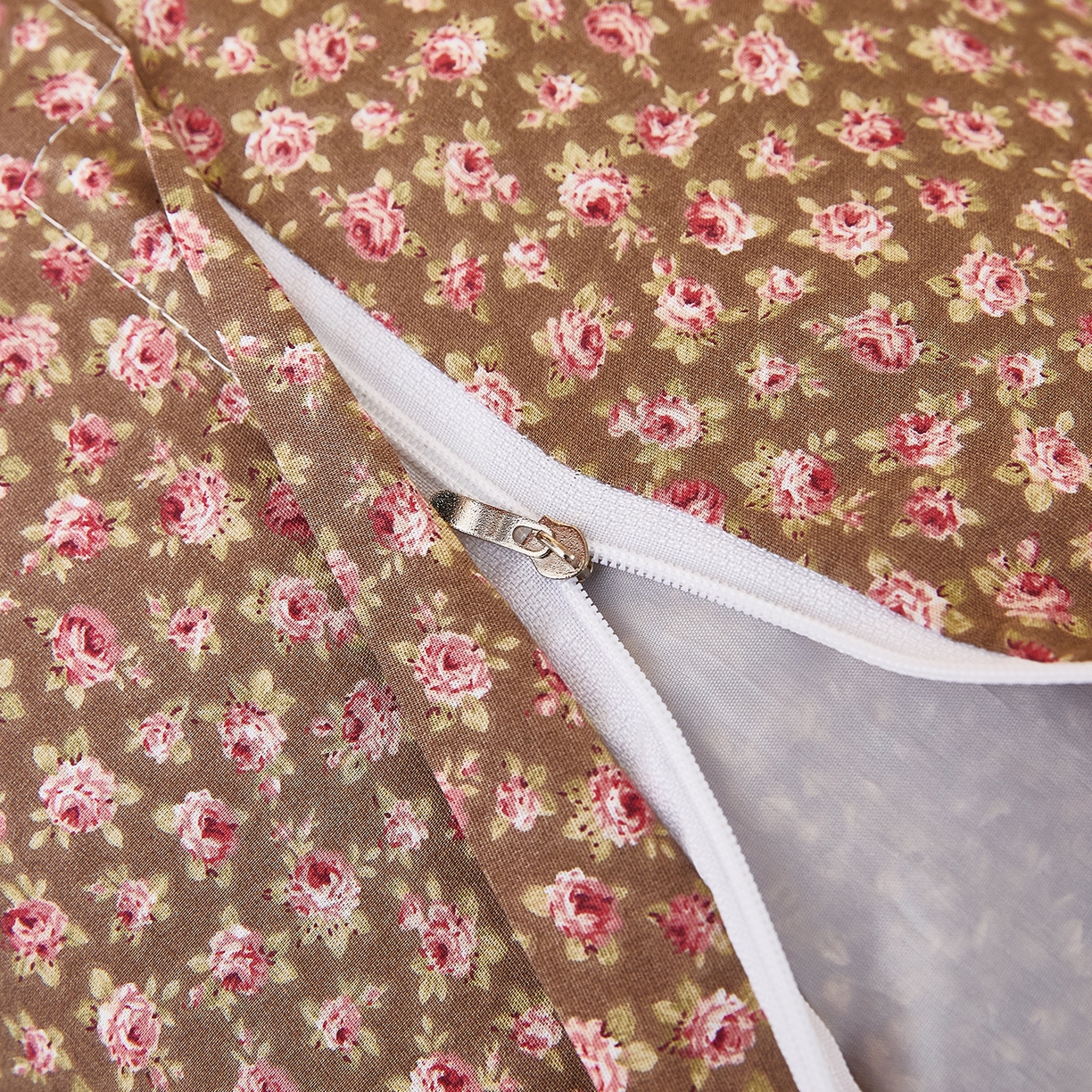 91家纺网 家纺一手货源 找家纺 梦叶草 2026新款全棉萌趣趴睡狗荞麦枕枕头枕芯 趴睡狗-咖色