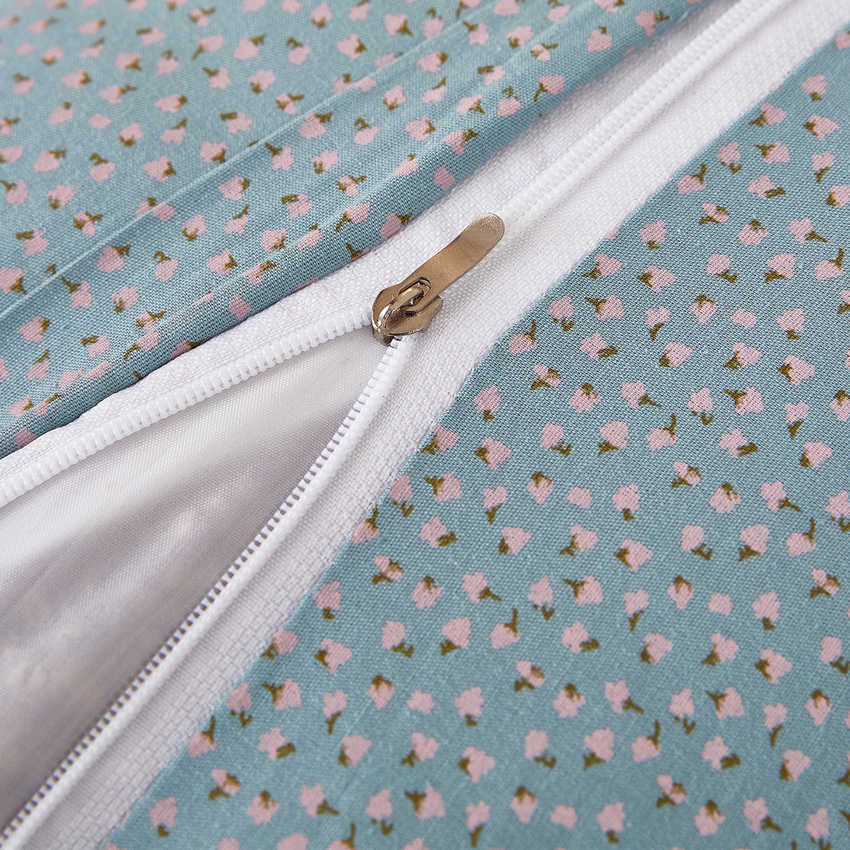 91家纺网 家纺一手货源 找家纺 梦叶草 2026新款全棉萌趣趴睡狗荞麦枕枕头枕芯 趴睡狗-蓝色