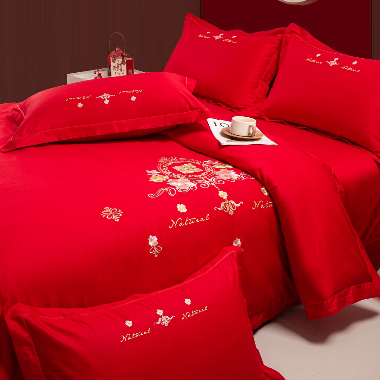 91家纺网 家纺一手货源 找家纺 银石 2026新款婚庆全棉刺绣四件套 花团锦簇