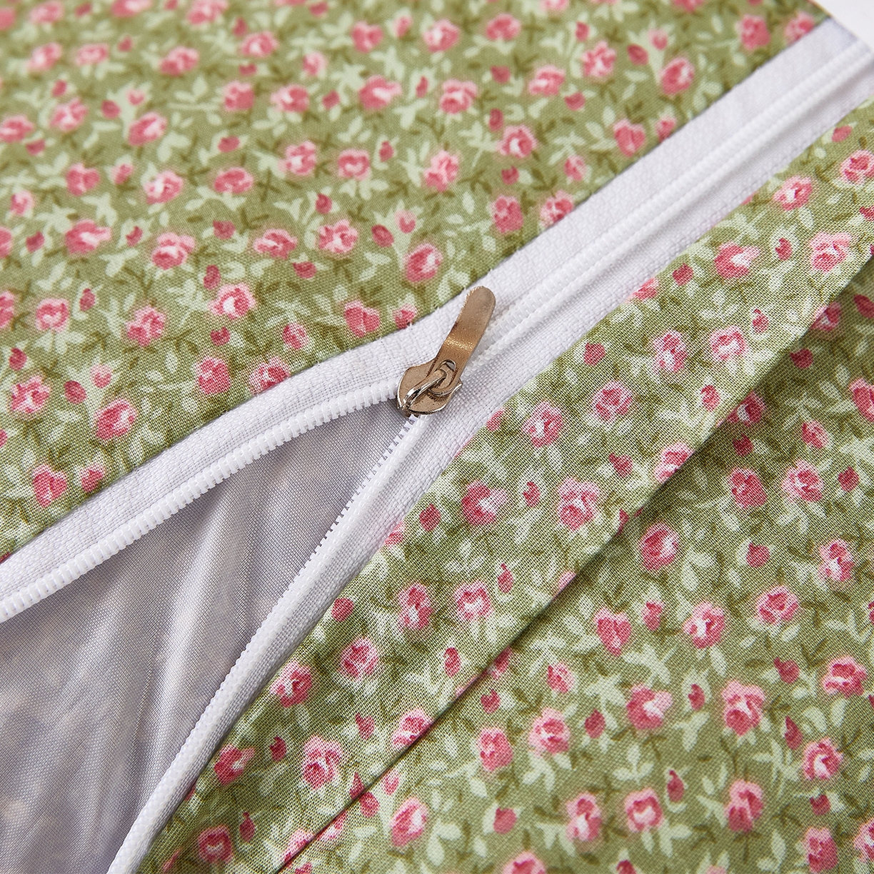 91家纺网 家纺一手货源 找家纺 梦叶草 2026新款全棉萌趣趴睡狗荞麦枕枕头枕芯 趴睡狗-绿色