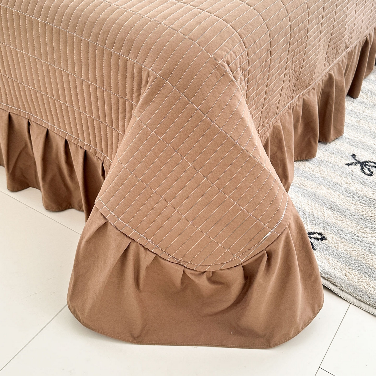 91家纺网 家纺一手货源 找家纺 莱米家纺 2026春夏新款亲肤花边全棉床盖四件套 春日小马