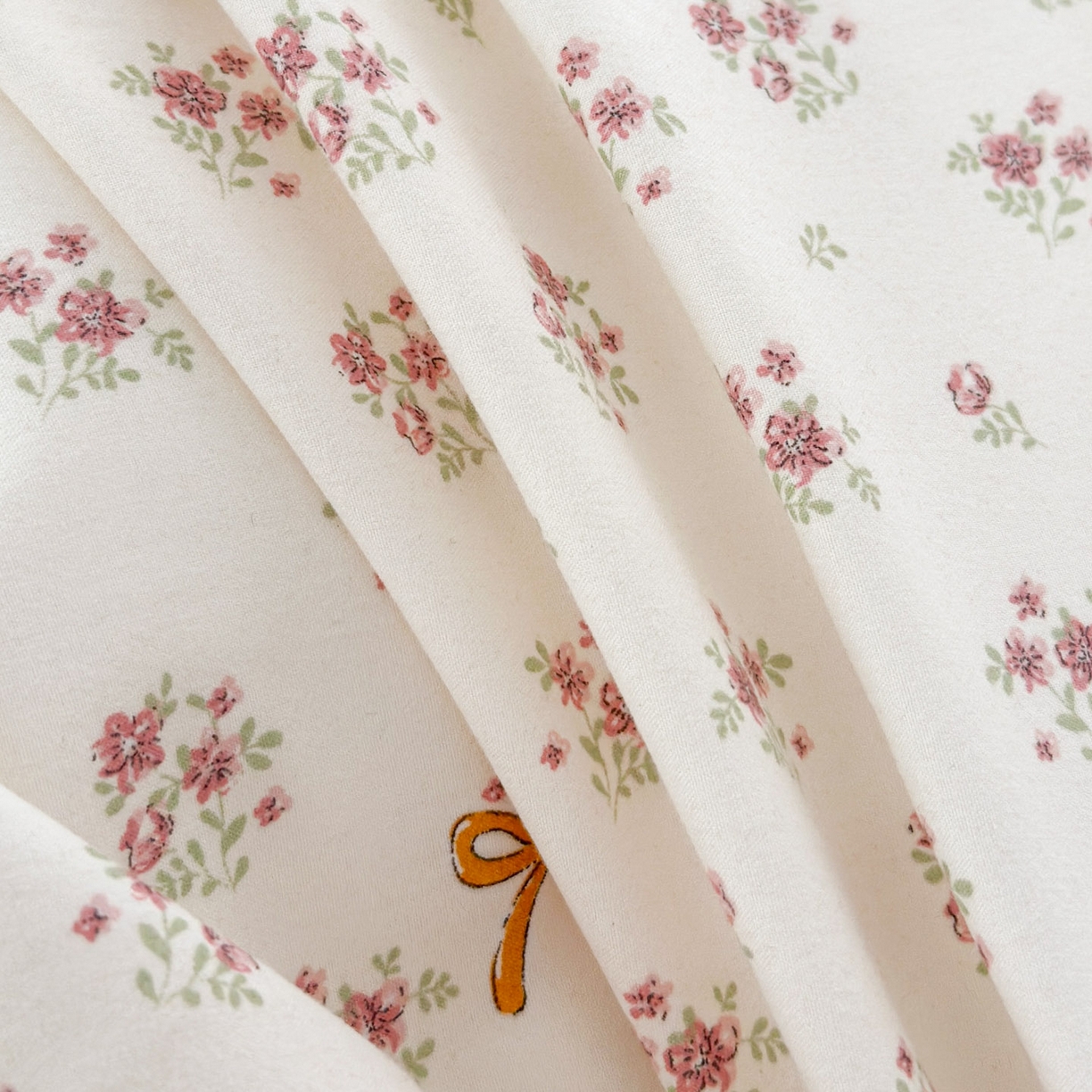 91家纺网 家纺一手货源 找家纺 莱米家纺 2026春夏新款亲肤花边全棉床盖四件套 花团锦簇