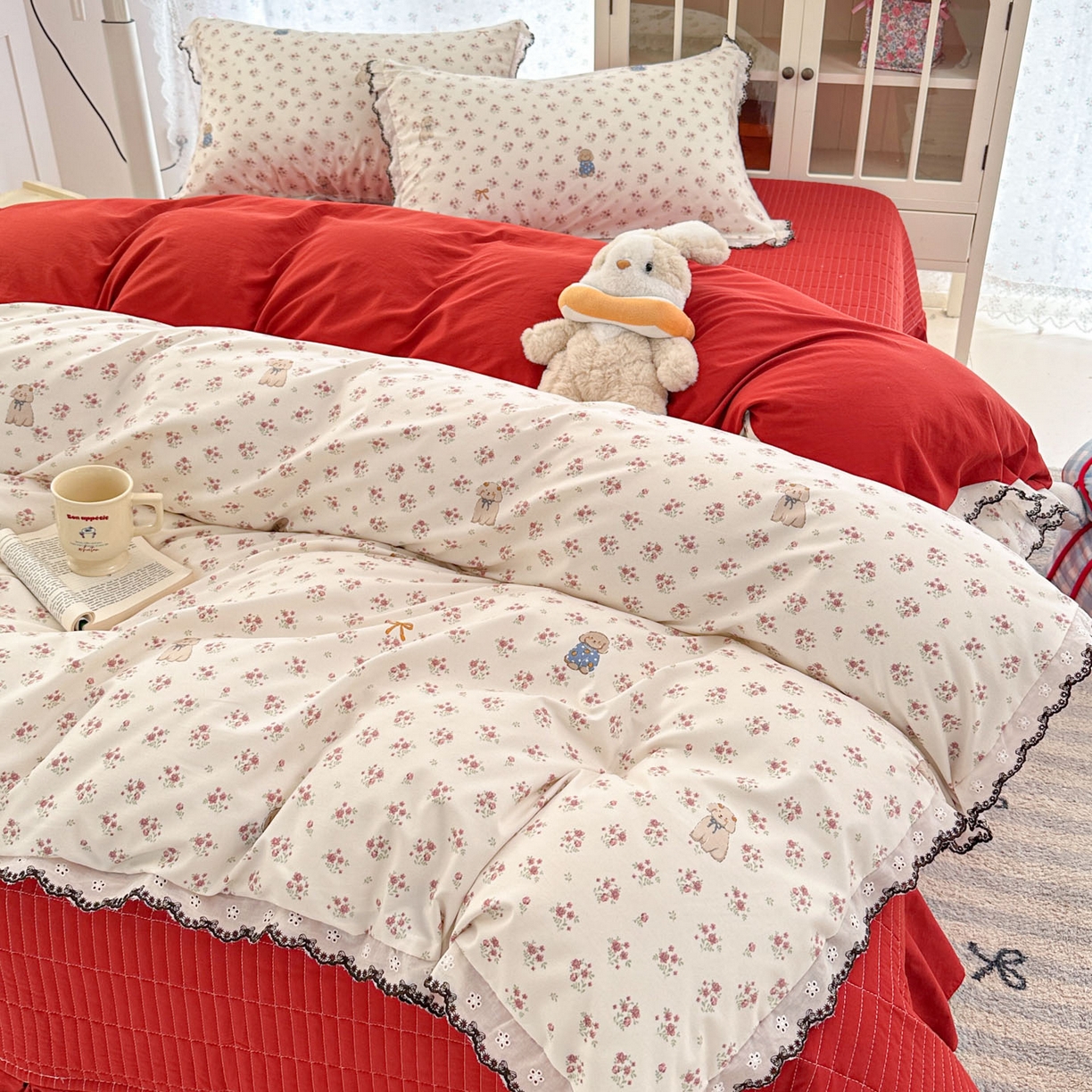 91家纺网 家纺一手货源 找家纺 莱米家纺 2026春夏新款亲肤花边全棉床盖四件套 花团锦簇