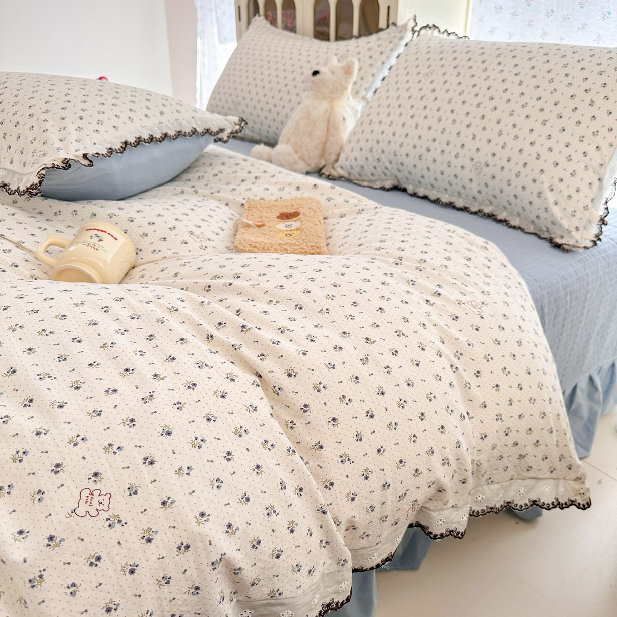 91家纺网 家纺一手货源 找家纺 莱米家纺 2026春夏新款亲肤花边全棉床盖四件套 温柔蜜语-蓝