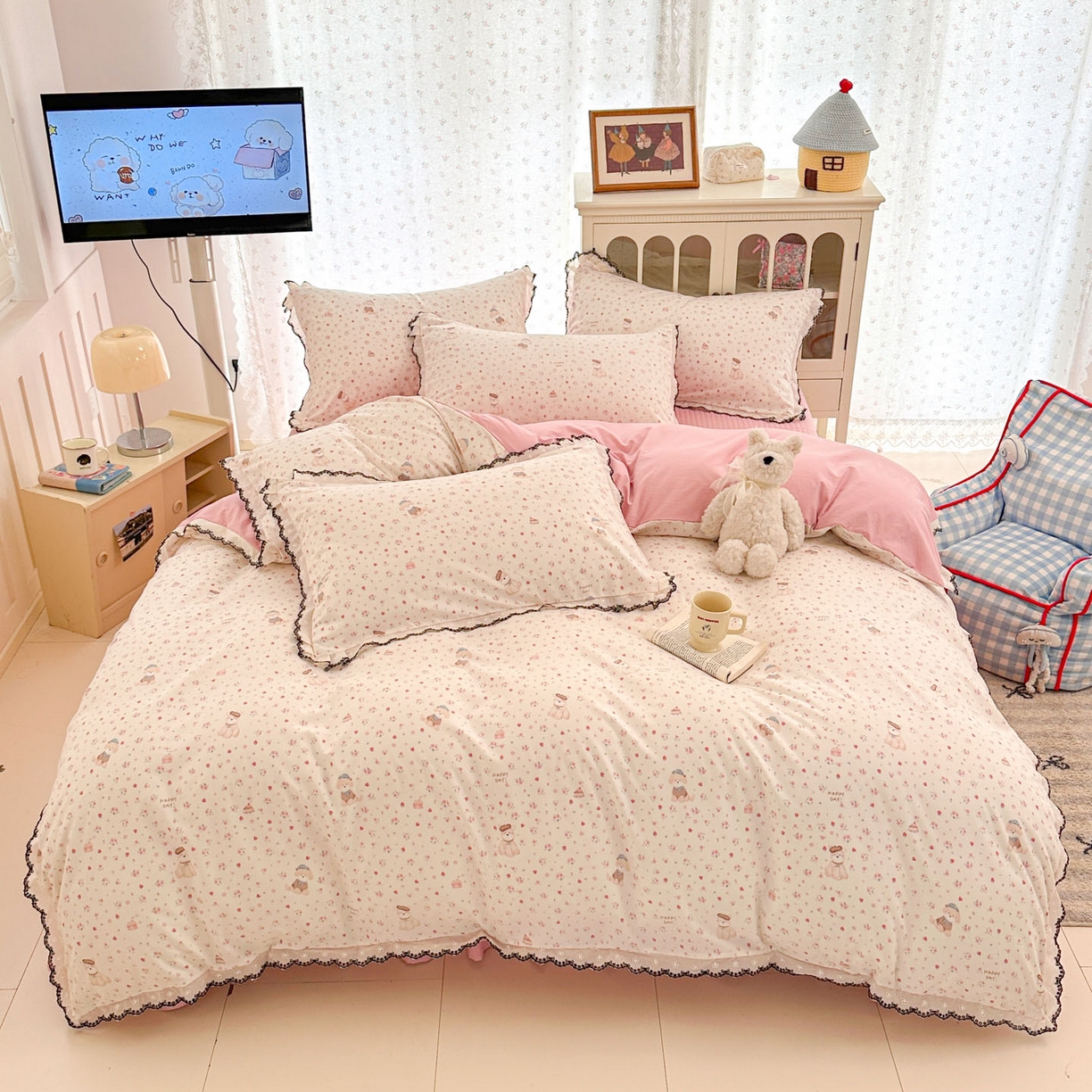 91家纺网 家纺一手货源 找家纺 莱米家纺 2026春夏新款亲肤花边全棉床盖四件套 花园小狗