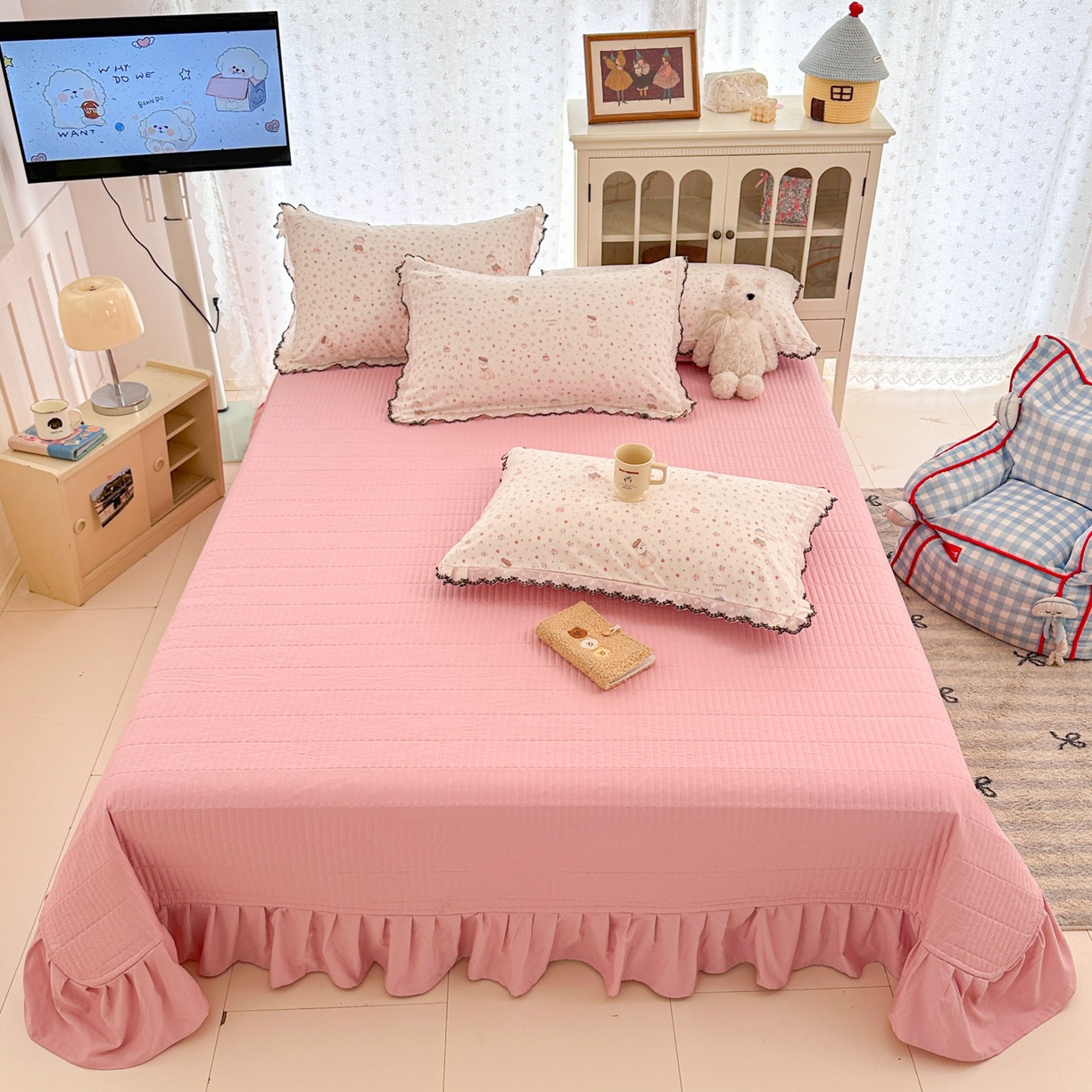 91家纺网 家纺一手货源 找家纺 莱米家纺 2026春夏新款亲肤花边全棉床盖四件套 花园小狗