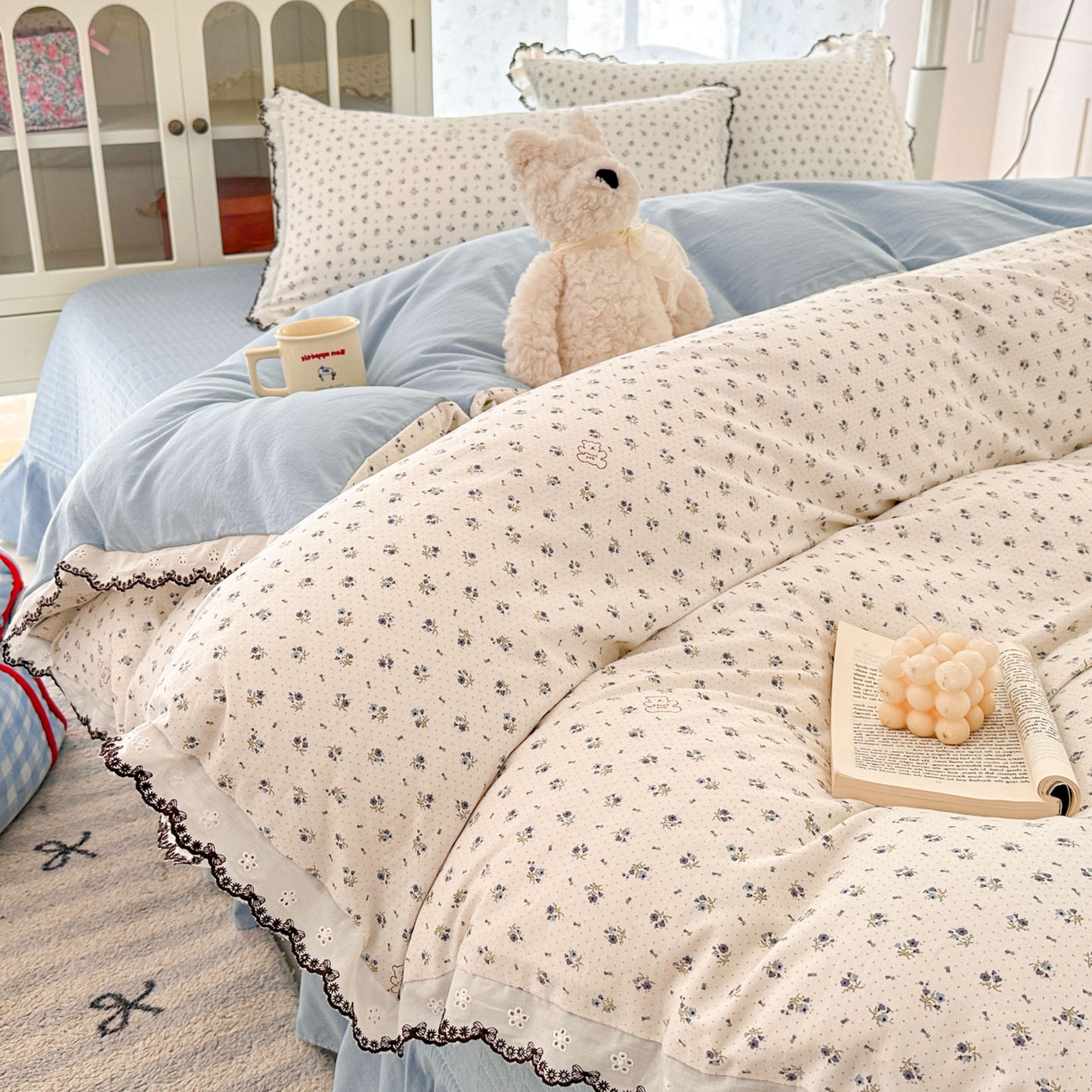 91家纺网 家纺一手货源 找家纺 莱米家纺 2026春夏新款亲肤花边全棉床盖四件套 温柔蜜语-蓝