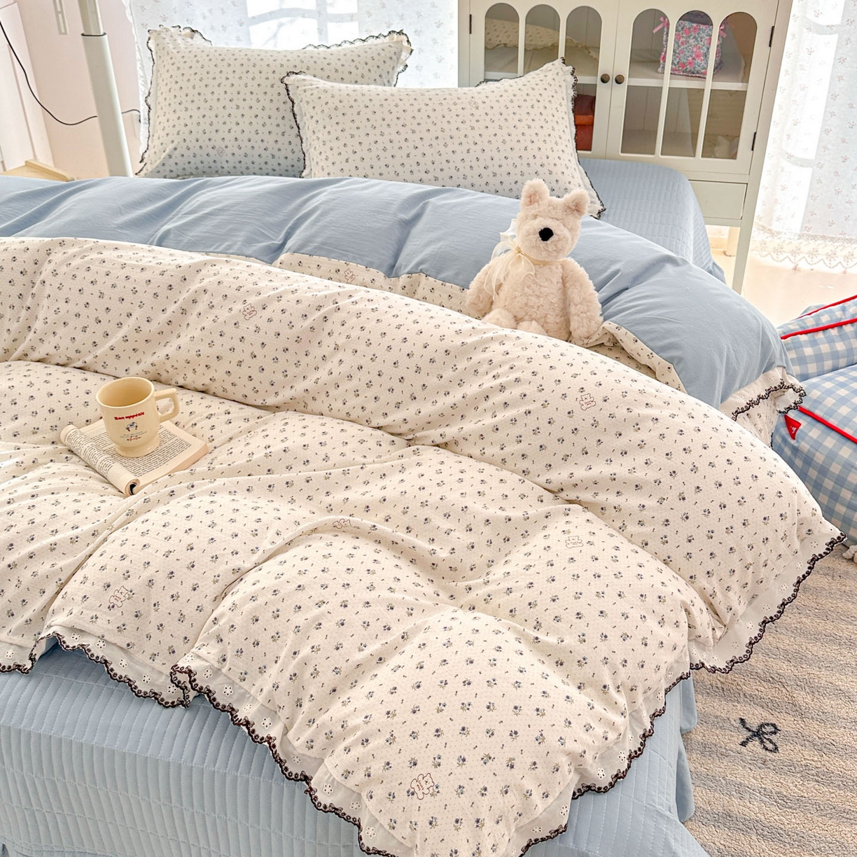 91家纺网 家纺一手货源 找家纺 莱米家纺 2026春夏新款亲肤花边全棉床盖四件套 温柔蜜语-蓝