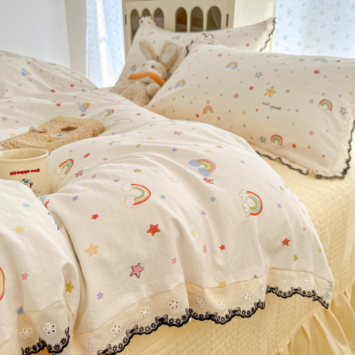 91家纺网 家纺一手货源 找家纺 莱米家纺 2026春夏新款亲肤花边全棉床盖四件套 小彩虹