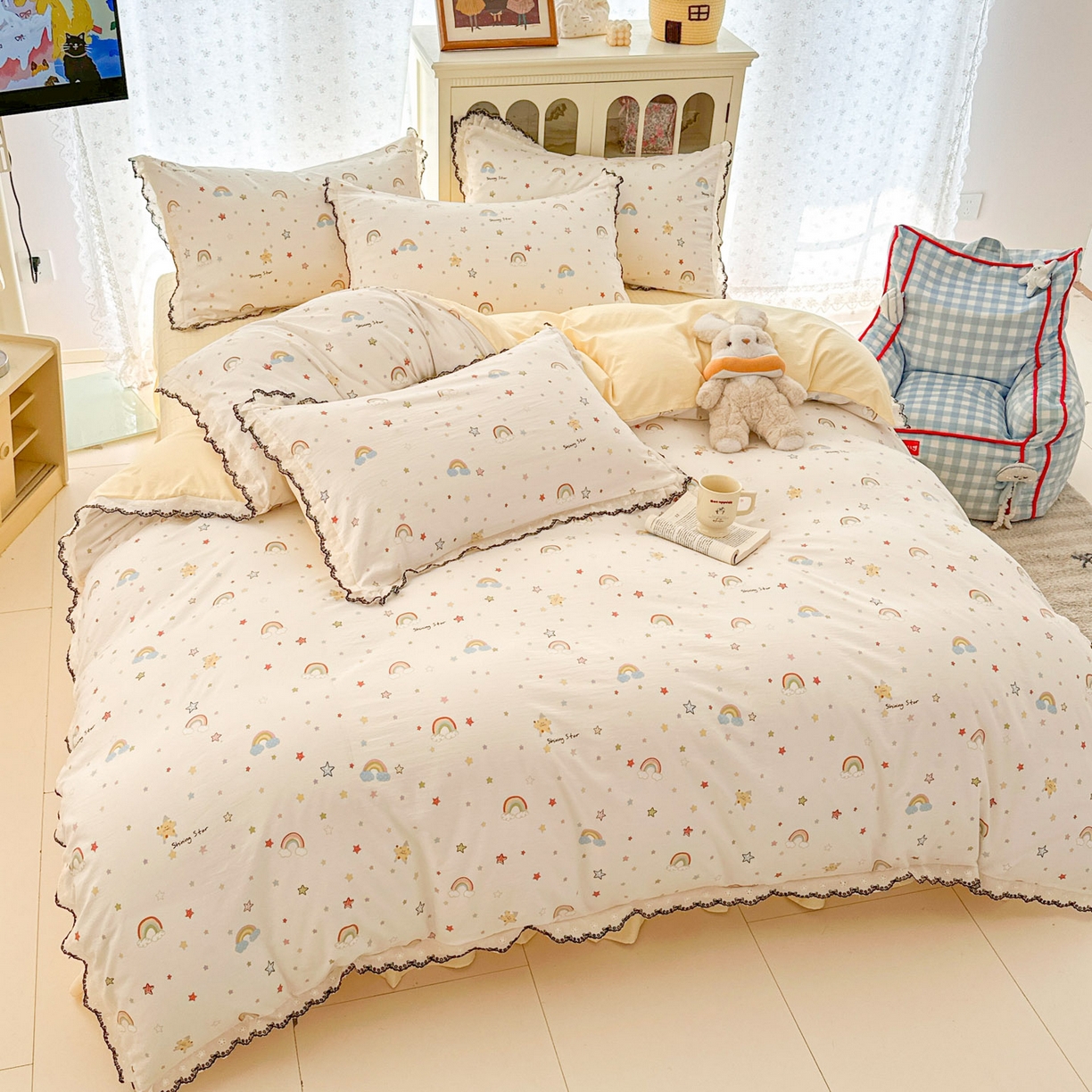 91家纺网 家纺一手货源 找家纺 莱米家纺 2026春夏新款亲肤花边全棉床盖四件套 小彩虹