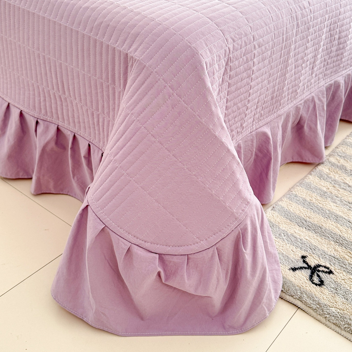 91家纺网 家纺一手货源 找家纺 莱米家纺 2026春夏新款亲肤花边全棉床盖四件套 紫韵