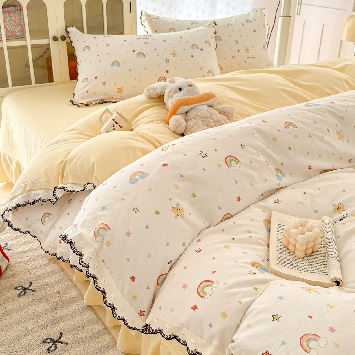 91家纺网 家纺一手货源 找家纺 莱米家纺 2026春夏新款亲肤花边全棉床盖四件套 小彩虹