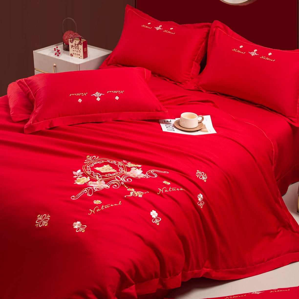 91家纺网 家纺一手货源 找家纺 银石 2025新款长绒棉婚庆绣花四件套 花团锦簇