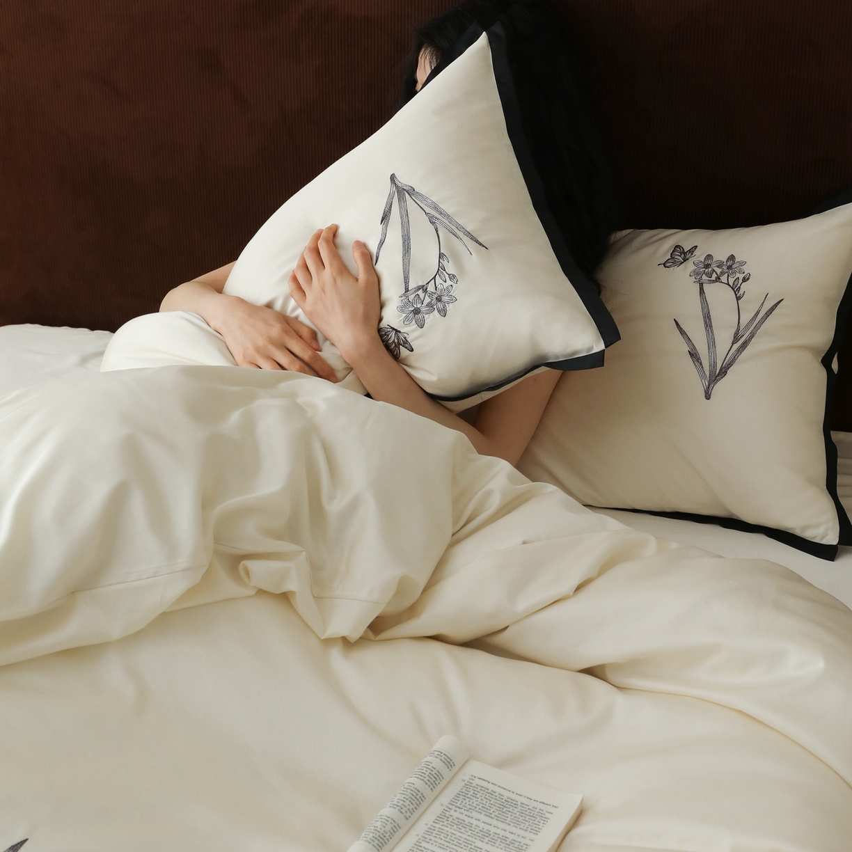 91家纺网 家纺一手货源 找家纺 （总）初拾 2026新款60支兰精天丝“东方美学”刺绣四件套-拾花集