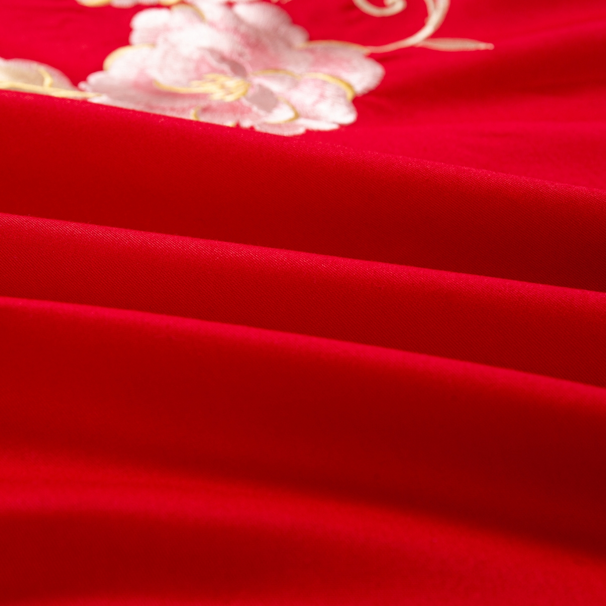 91家纺网 家纺一手货源 找家纺 银石 2025新款长绒棉婚庆绣花四件套 喜上眉梢