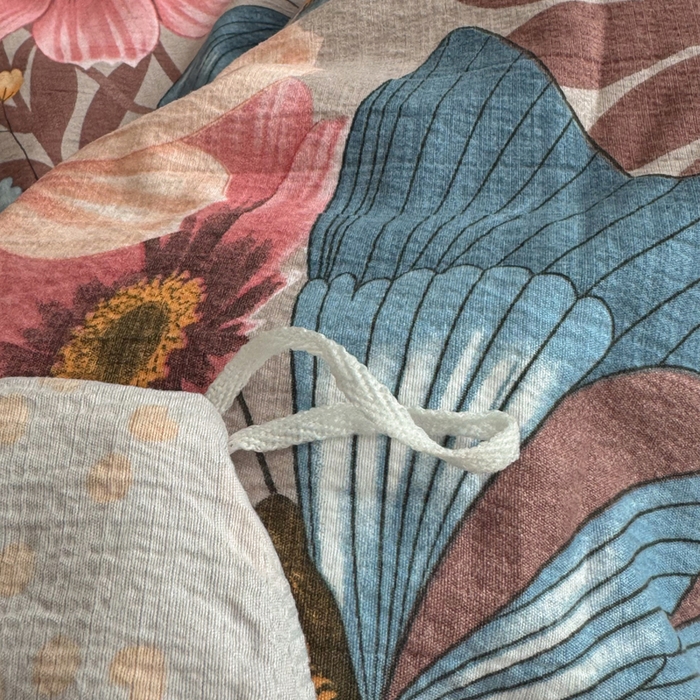 91家纺网 家纺一手货源 找家纺 洁柔家纺工厂店 2026春夏秋冬爆款新品高克重加厚原麻亚麻皱皱纱印花四件套 蝶恋花语