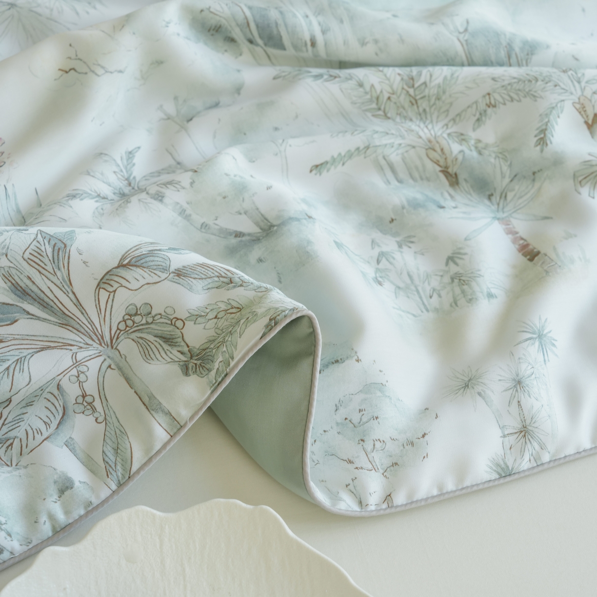 91家纺网 家纺一手货源 找家纺 沐晴家纺 2026新款春夏数码印花兰精天丝夏被空调被 丛林幻想-绿