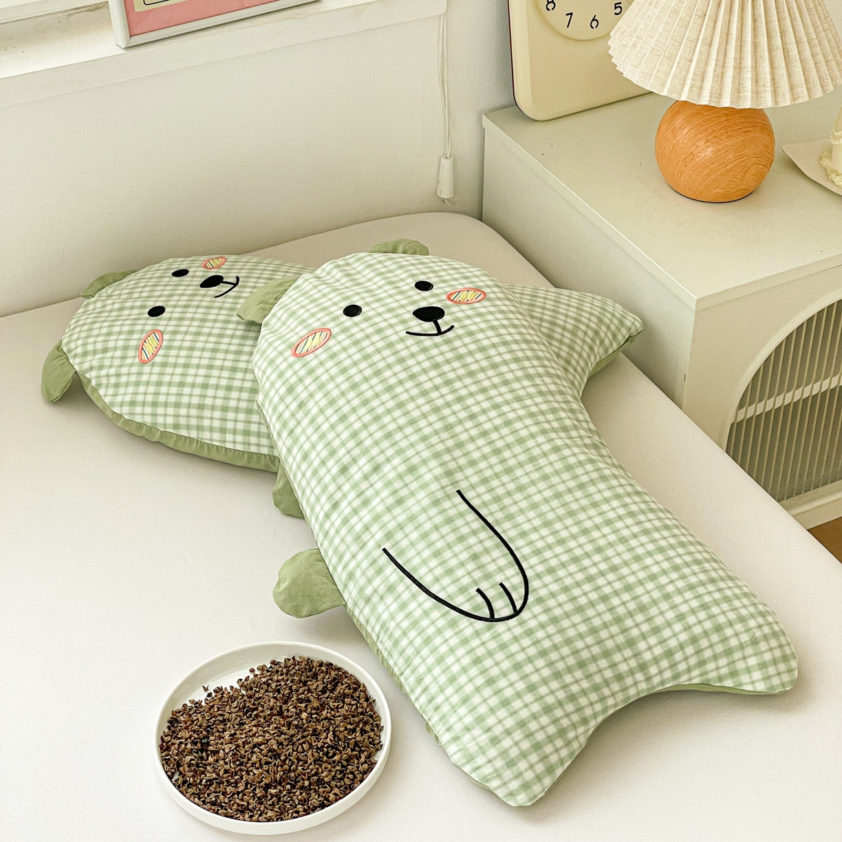 91家纺网 家纺一手货源 找家纺 梦叶草 2026新款全棉抱抱熊荞麦枕枕头枕芯 抱抱熊-绿色