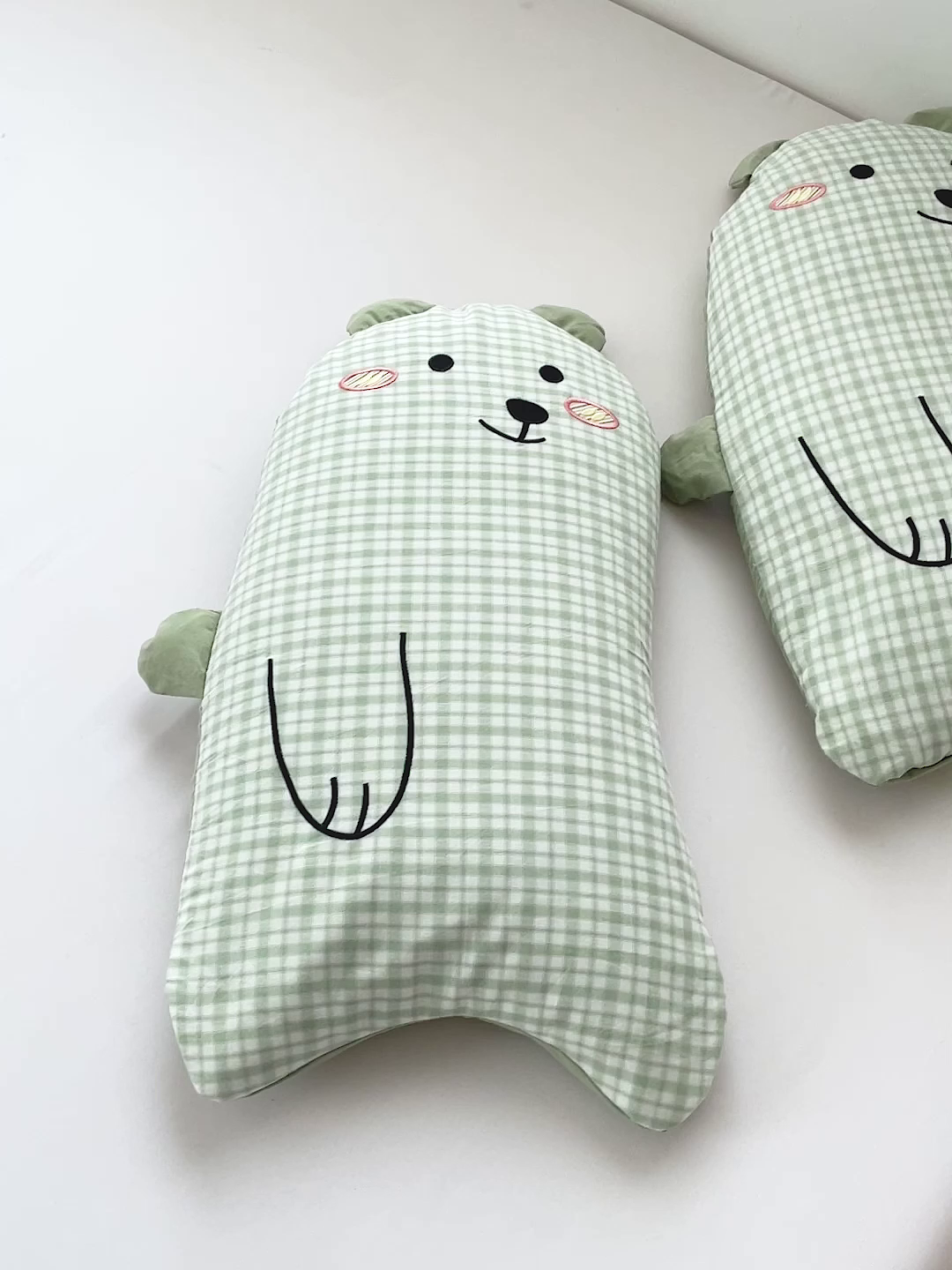 91家纺网 家纺一手货源 找家纺 梦叶草 2026新款全棉抱抱熊荞麦枕枕头枕芯 抱抱熊-绿色