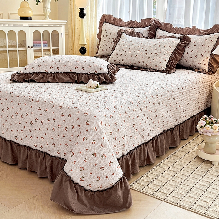 91家纺网 家纺一手货源 找家纺 妮恒美 2026新款法式床盖款四件套 小樱桃