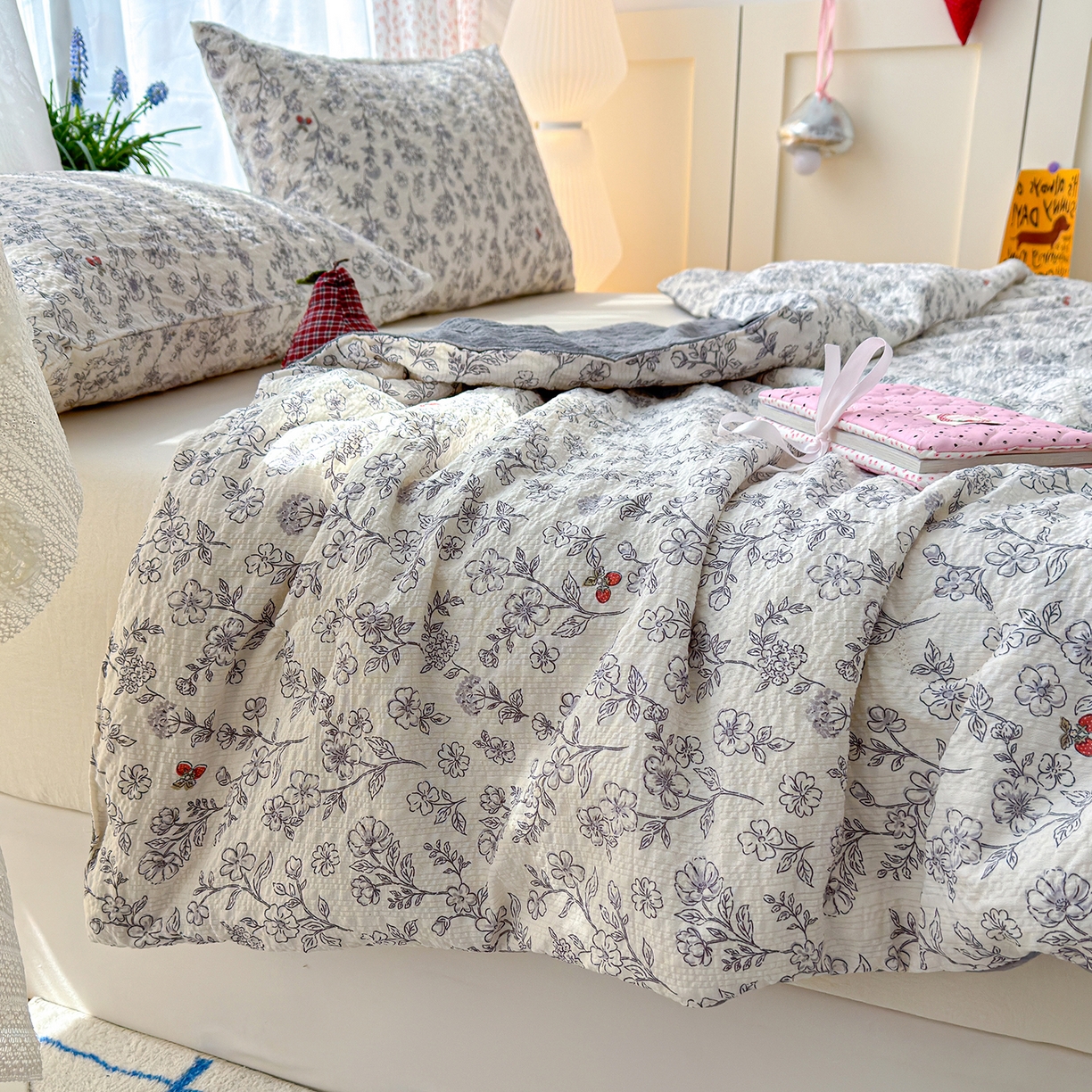 91家纺网 家纺一手货源 找家纺 桔禾家纺 2026新款A类泡芙棉泡泡纱夏被双层纱小清新夏凉被空调被 春风拂梦