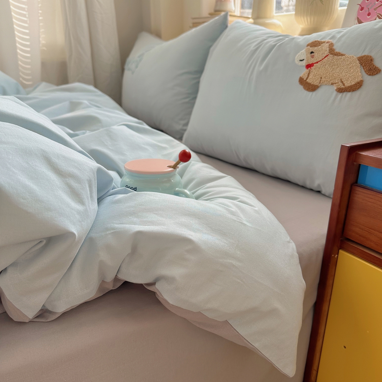 91家纺网 家纺一手货源 找家纺 慕尚家纺 2026春夏新款色织水洗棉毛巾绣四件套 快乐小马