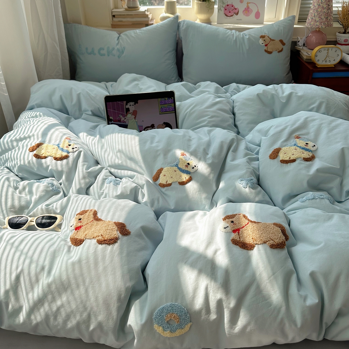 91家纺网 家纺一手货源 找家纺 慕尚家纺 2026春夏新款色织水洗棉毛巾绣四件套 快乐小马