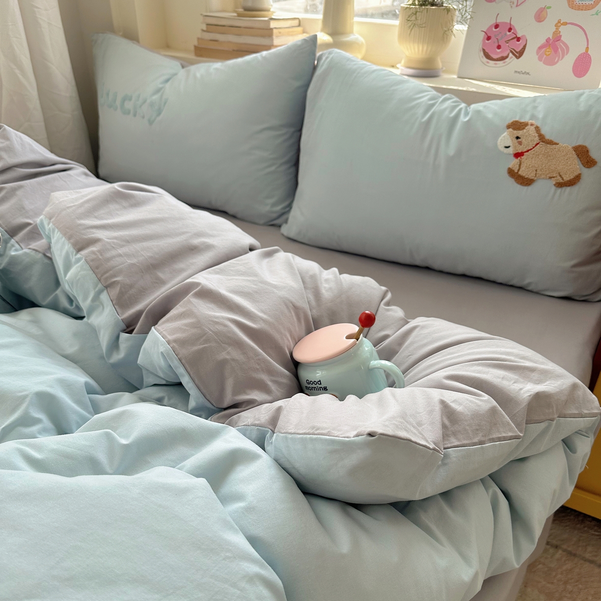 91家纺网 家纺一手货源 找家纺 慕尚家纺 2026春夏新款色织水洗棉毛巾绣四件套 快乐小马