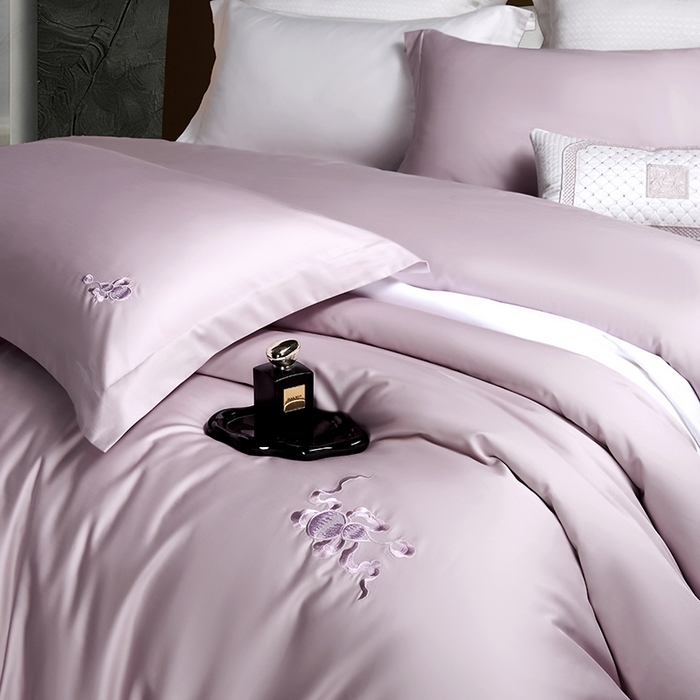 91家纺网 家纺一手货源 找家纺 淼铭家纺 2026新款正宗100S长绒棉纯棉刺绣工艺四件套-福禄 豆沙紫