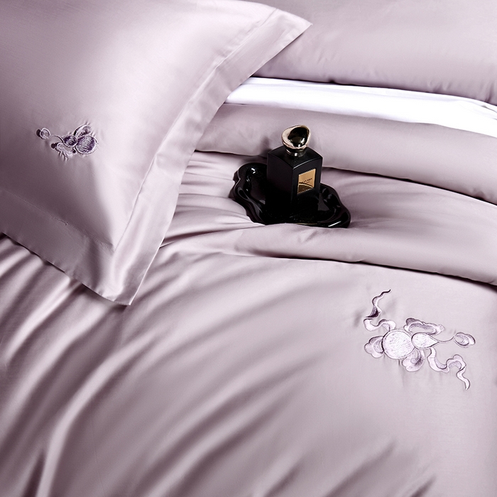 91家纺网 家纺一手货源 找家纺 淼铭家纺 2026新款正宗100S长绒棉纯棉刺绣工艺四件套-福禄 豆沙紫