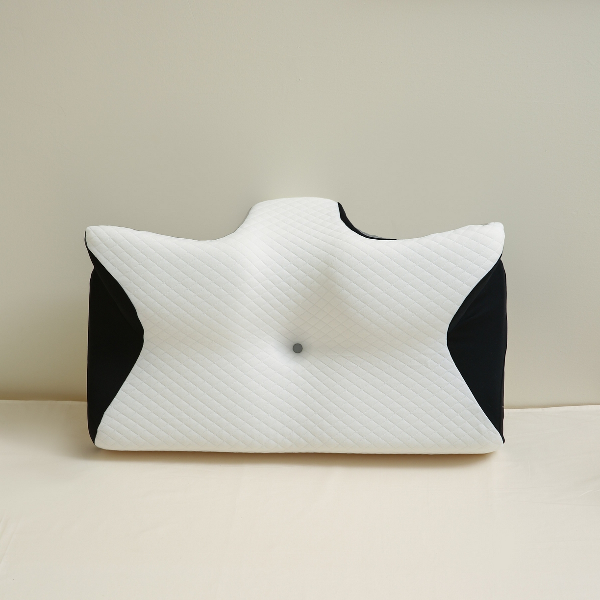 靓星家纺 2026新款跨境支撑性牛角枕飞机枕碟形枕枕头枕芯 黑色