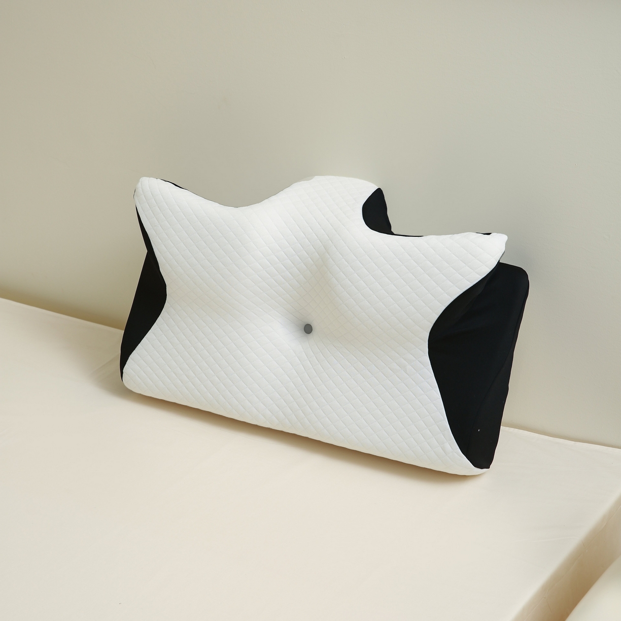 91家纺网 家纺一手货源 找家纺 靓星家纺 2026新款跨境支撑性牛角枕飞机枕碟形枕枕头枕芯 黑色