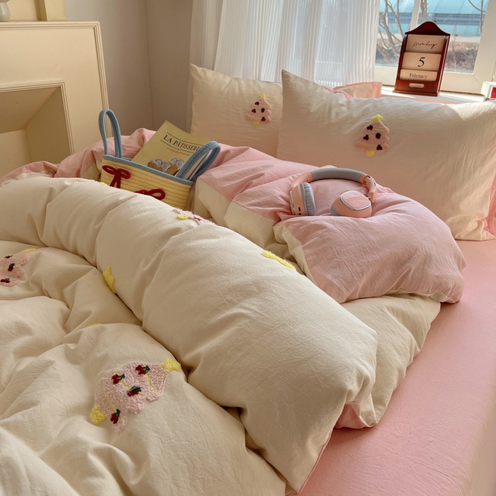 91家纺网 家纺一手货源 找家纺 慕尚家纺 2026春夏新款色织水洗棉毛巾绣四件套 圣诞树 粉