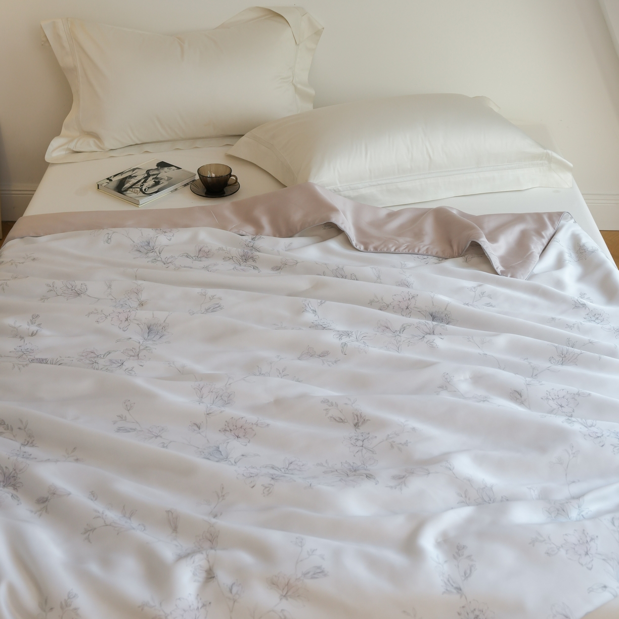 91家纺网 家纺一手货源 找家纺 沐晴家纺 2026新款春夏数码印花兰精天丝夏被空调被 夕瑶-白玉