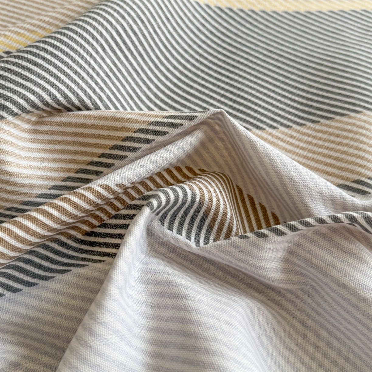 91家纺网 家纺一手货源 找家纺 晨晨家纺 2026新款原棉老粗布床单席子凉席三件套 夕阳咖