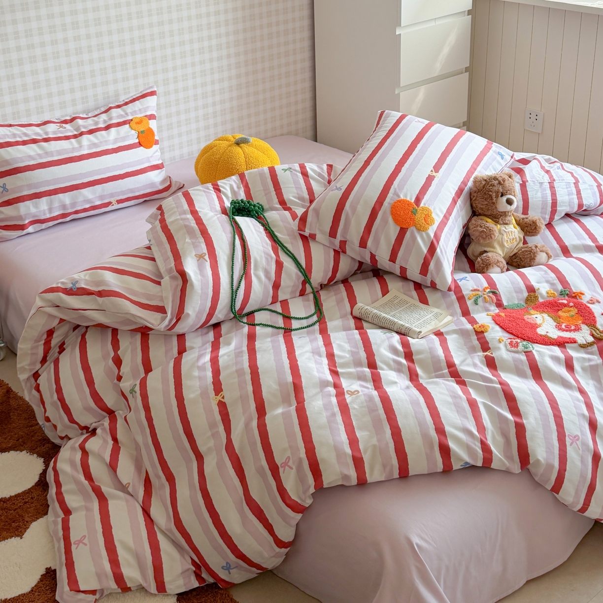 91家纺网 家纺一手货源 找家纺 觅糖家纺 2026春夏新款全棉纯棉卡通毛巾绣系列四件套 发财马