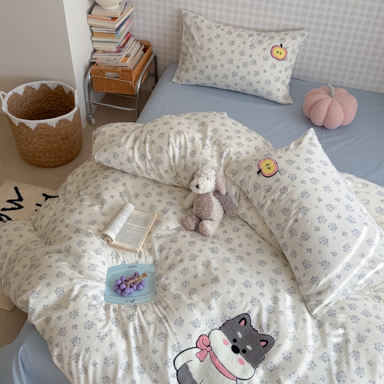 91家纺网 家纺一手货源 找家纺 觅糖家纺 2026春夏新款全棉纯棉卡通毛巾绣系列四件套 苹果小狗