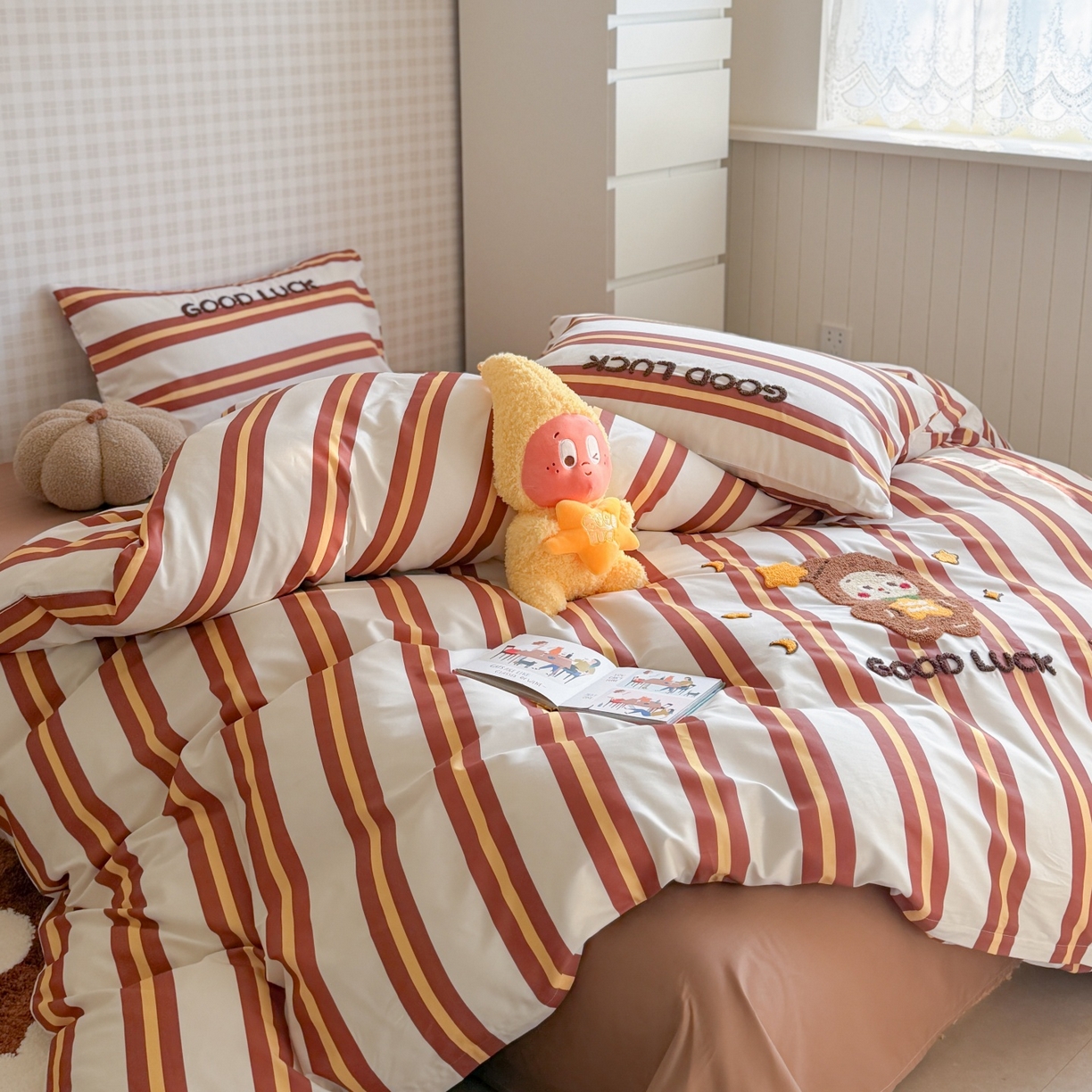 91家纺网 家纺一手货源 找家纺 觅糖家纺 2026春夏新款全棉纯棉卡通毛巾绣系列四件套 幸运熊仔